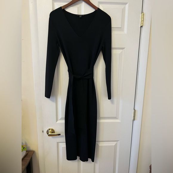 COS black v-neck knit dress - Picture 1 of 12